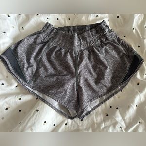 Lululemon Hotty Hot Low Rise Shorts 2.5”